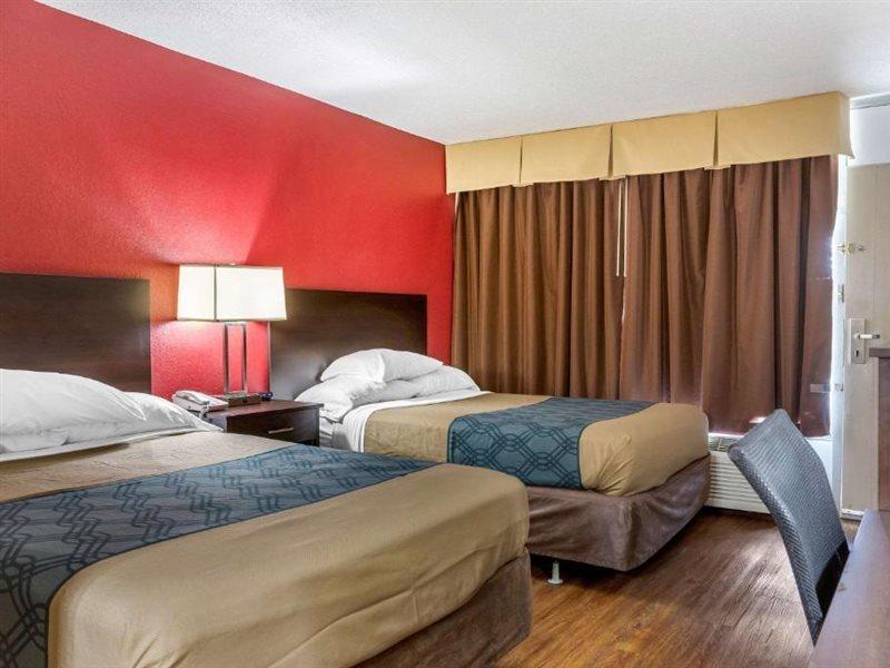 Econo Lodge Shorewood Екстер'єр фото
