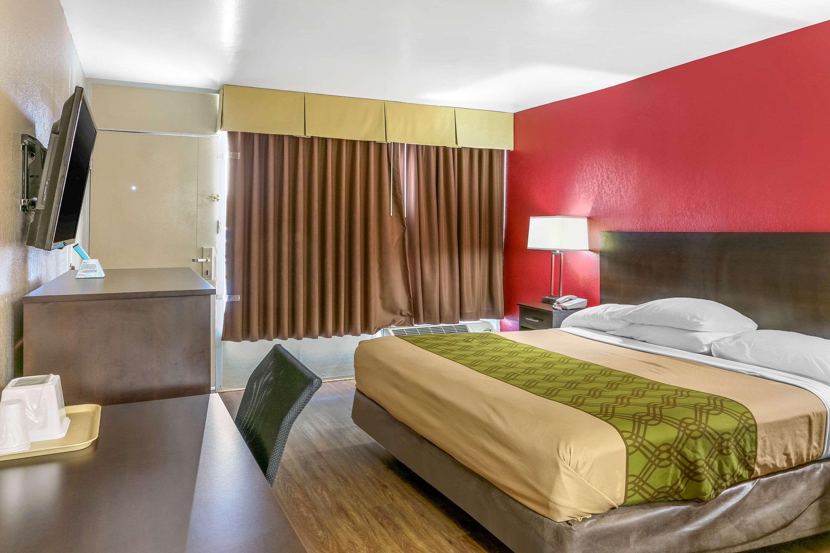 Econo Lodge Shorewood Екстер'єр фото
