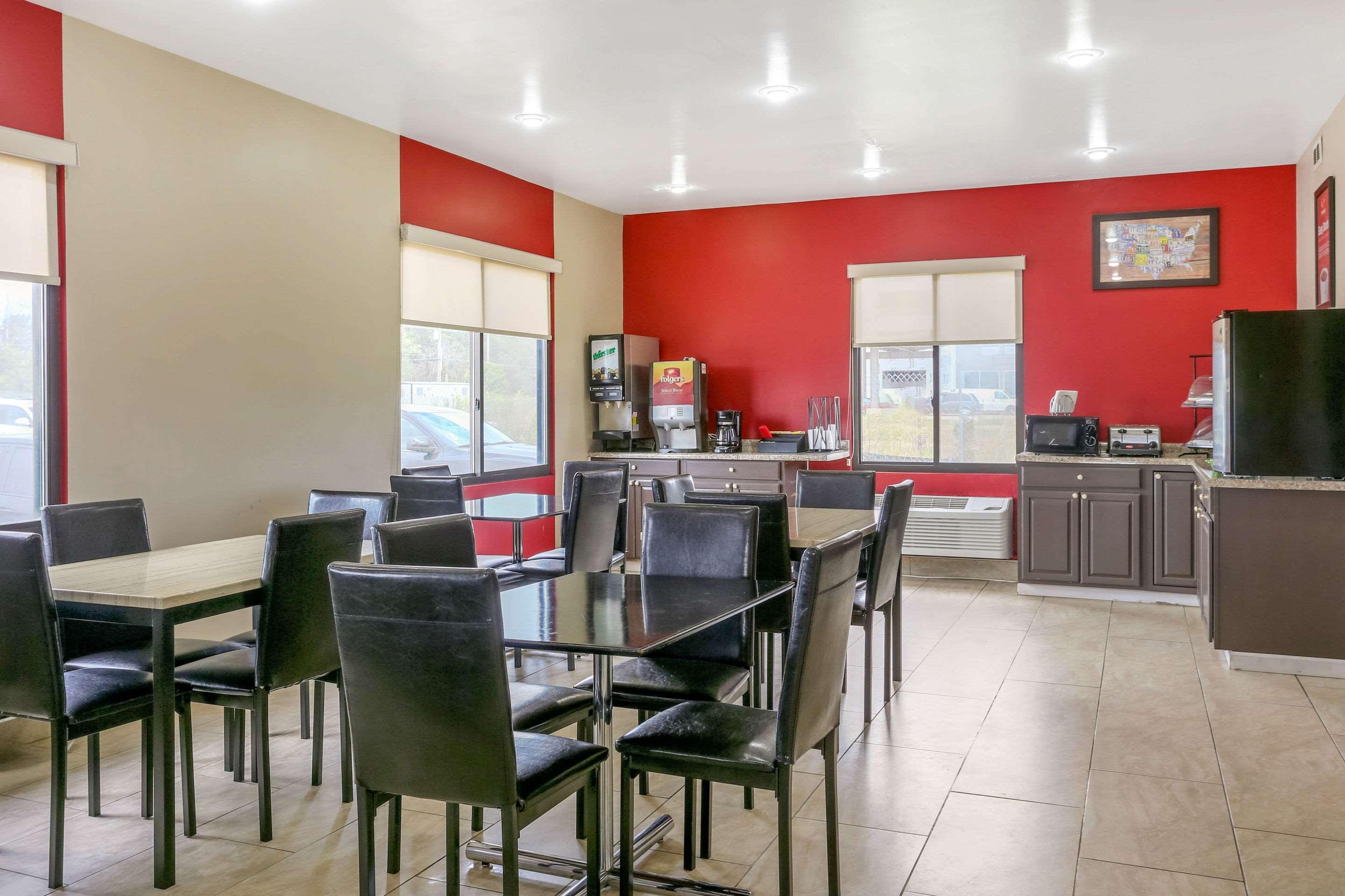 Econo Lodge Shorewood Екстер'єр фото