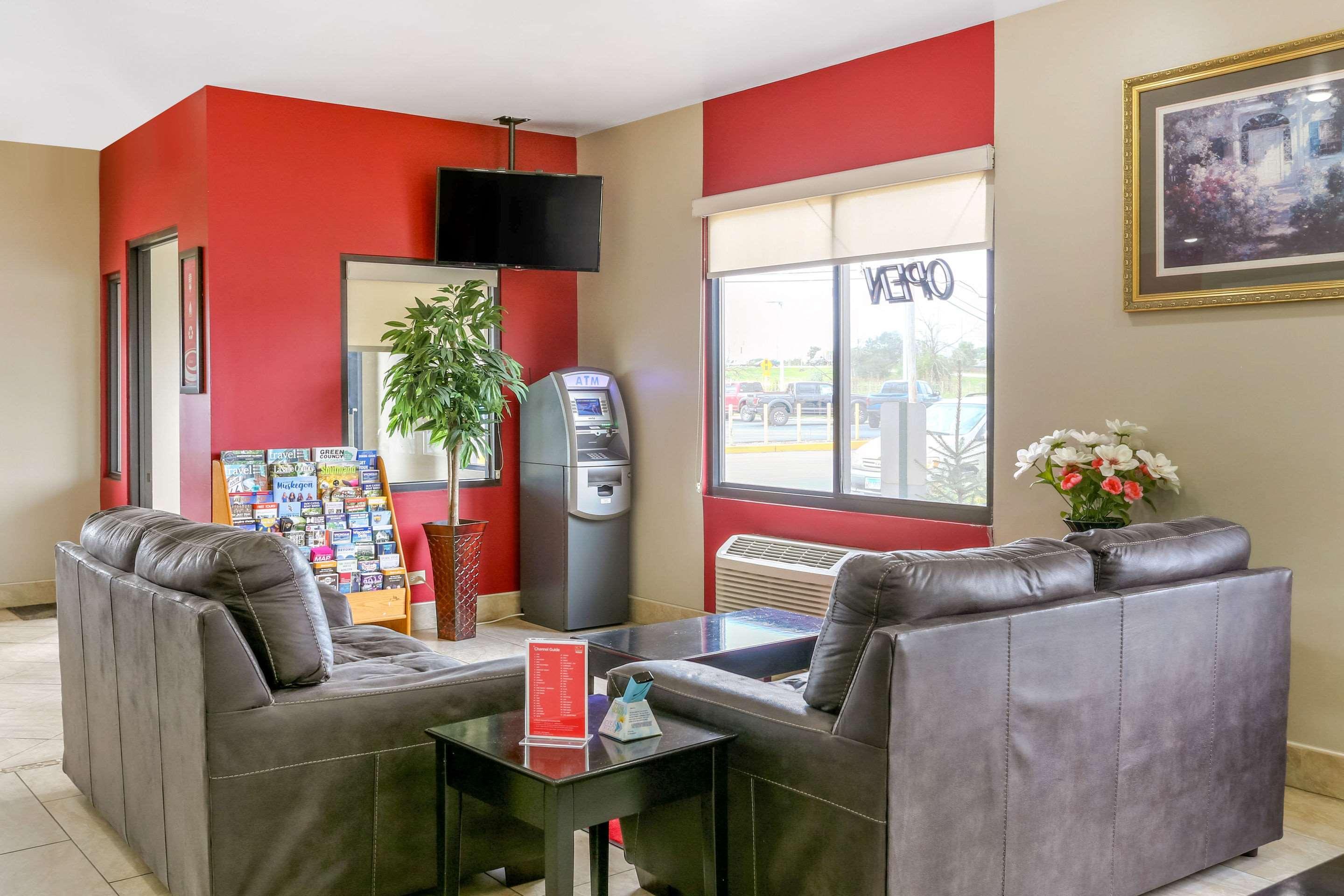 Econo Lodge Shorewood Екстер'єр фото