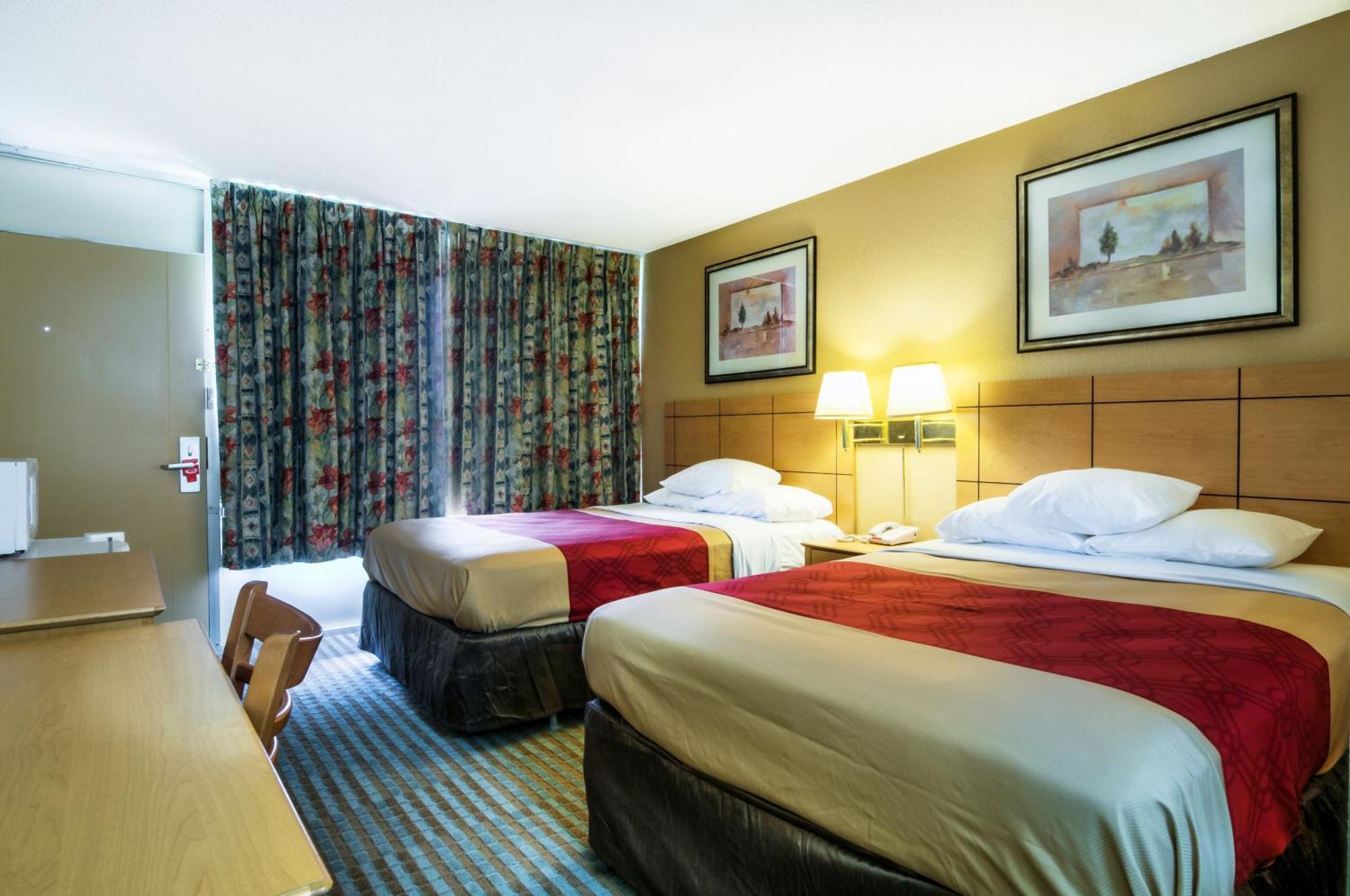 Econo Lodge Shorewood Номер фото