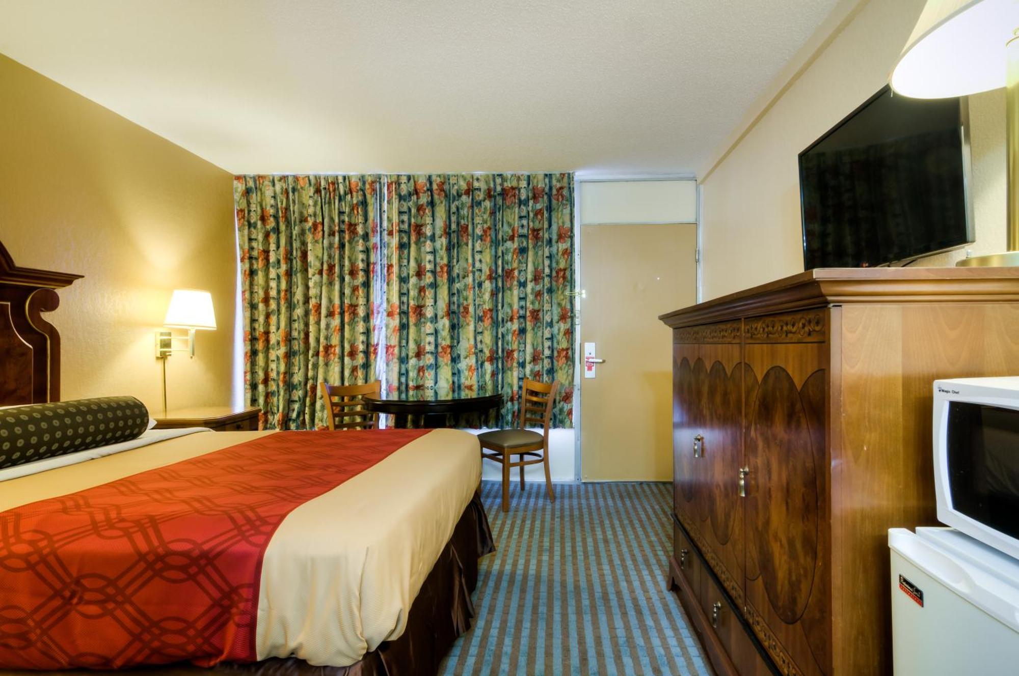 Econo Lodge Shorewood Номер фото
