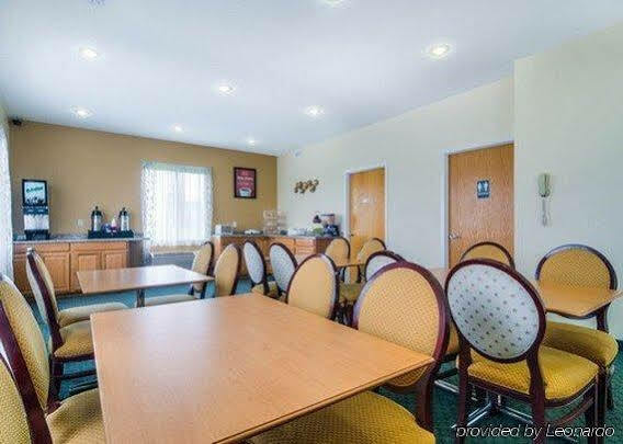 Econo Lodge Shorewood Екстер'єр фото